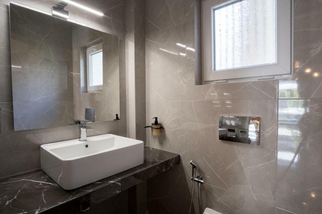 Comfy Apartment Of 104 M² Near Metro! Athens Exterior photo
